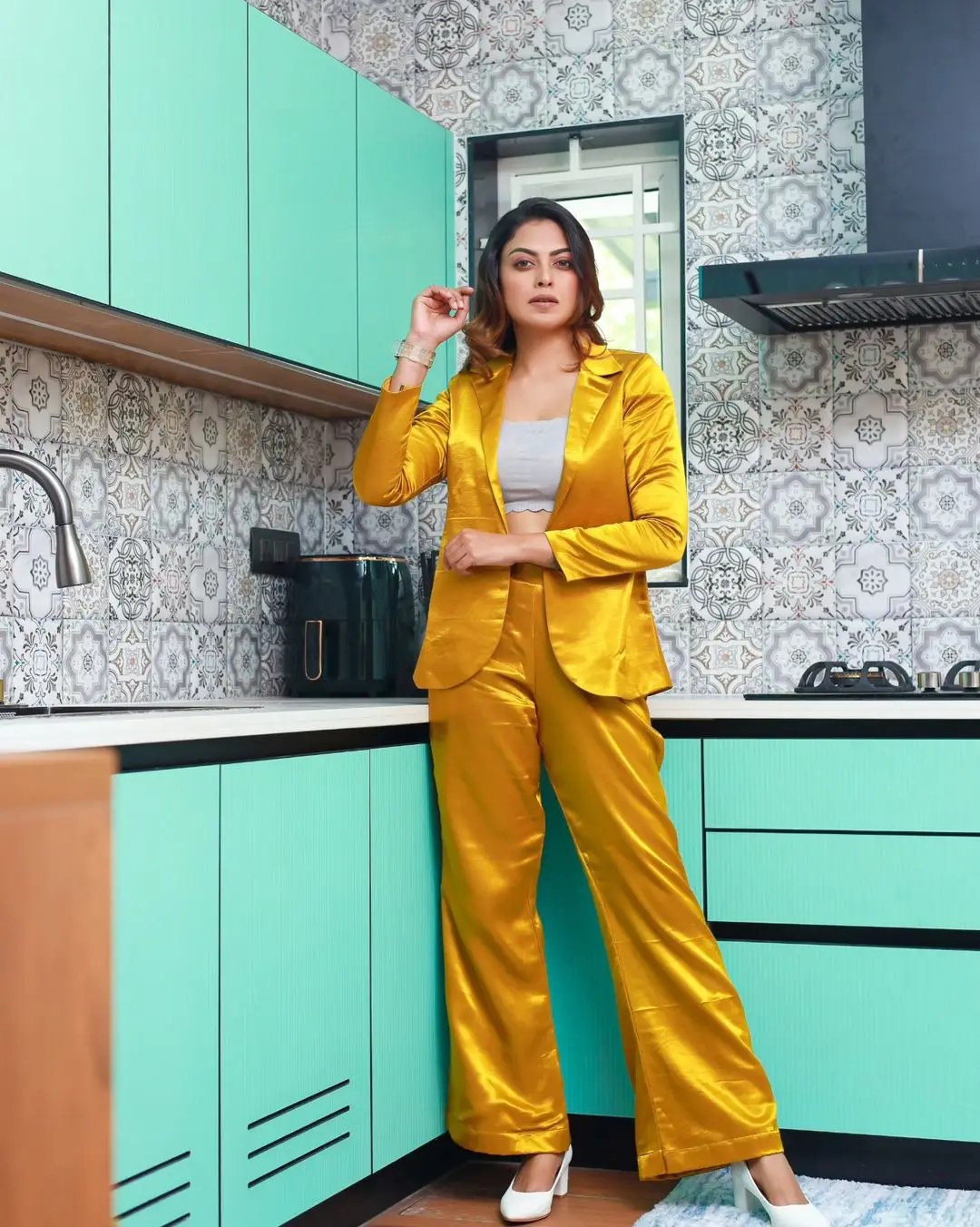 ANUSREE NAIR IN SOUTH INDIAN TRADITIONAL YELLOW COAT PANT